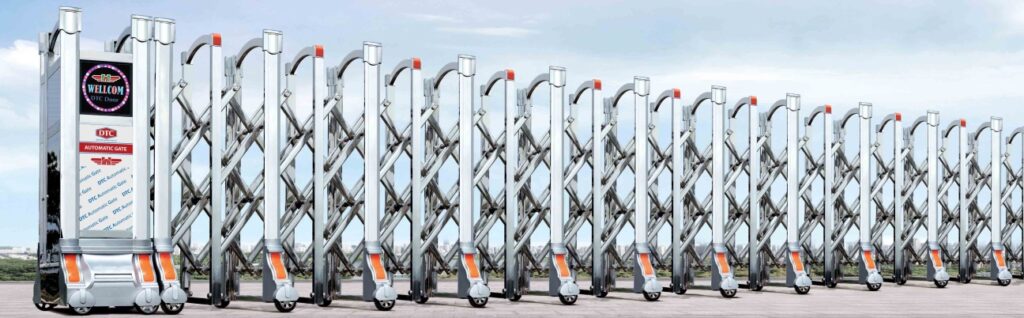 So sánh cổng xếp inox và cổng xếp nhôm
