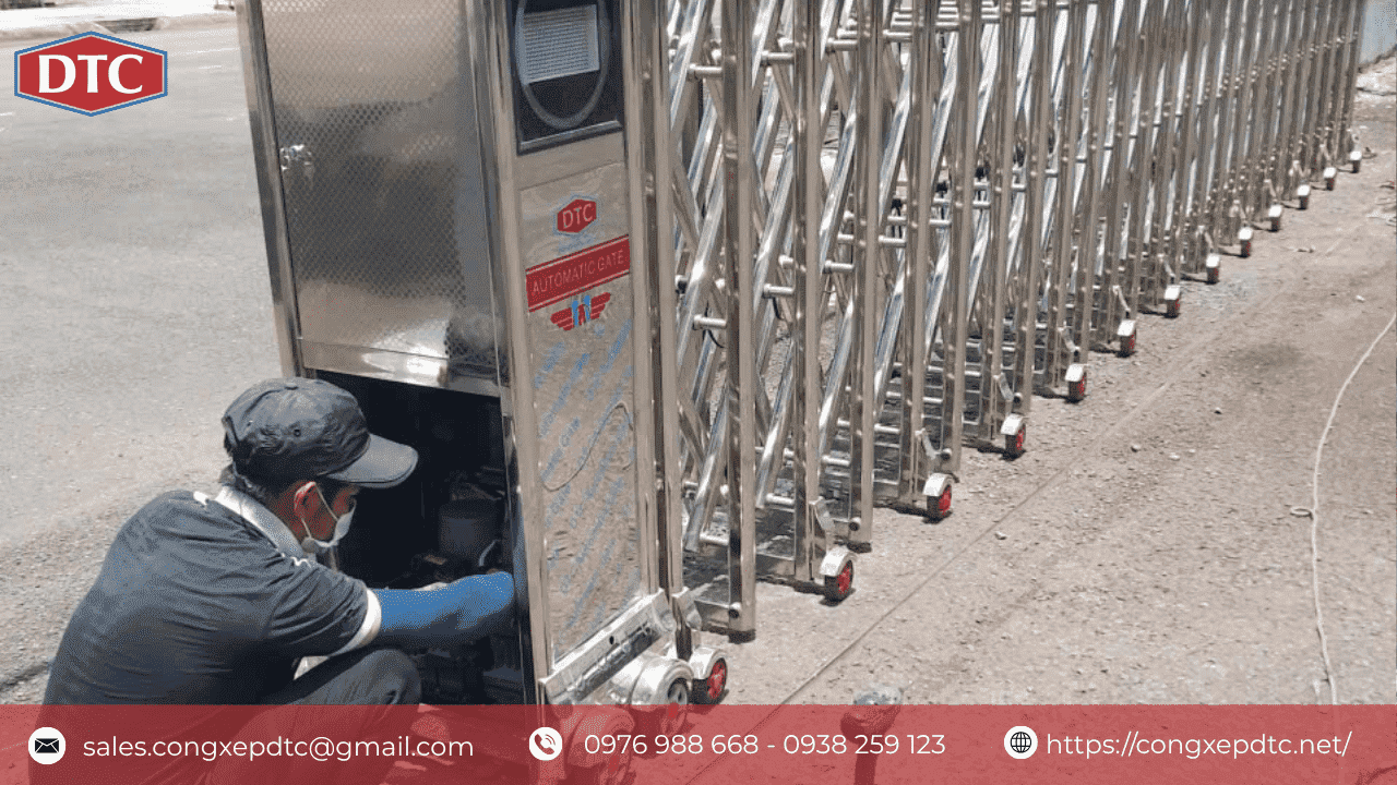 Hướng Dẫn Bảo Trì Cổng Xếp Inox Định Kỳ