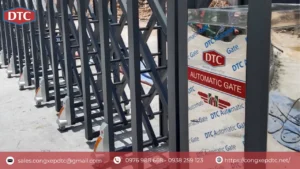 cổng xếp nhôm tự động cao cấp DTC dẫn đầu thị trường