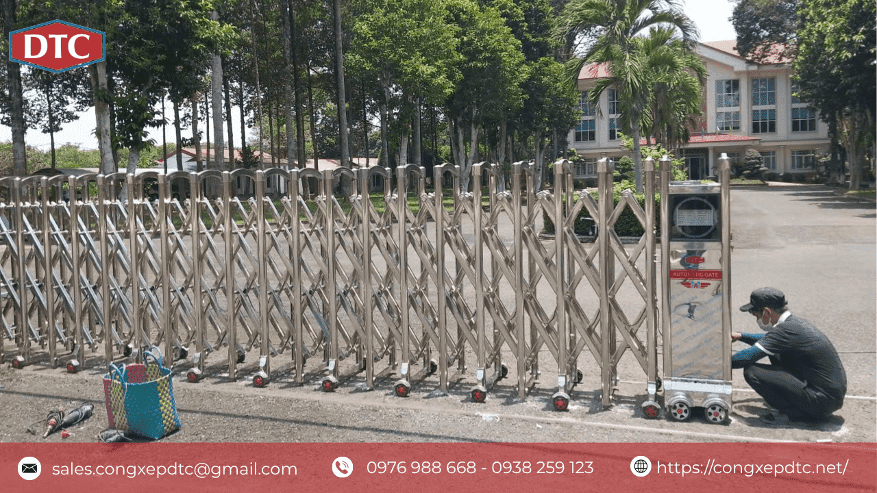 Hướng Dẫn Vệ Sinh Cổng Xếp Inox Tự Động Định Kỳ