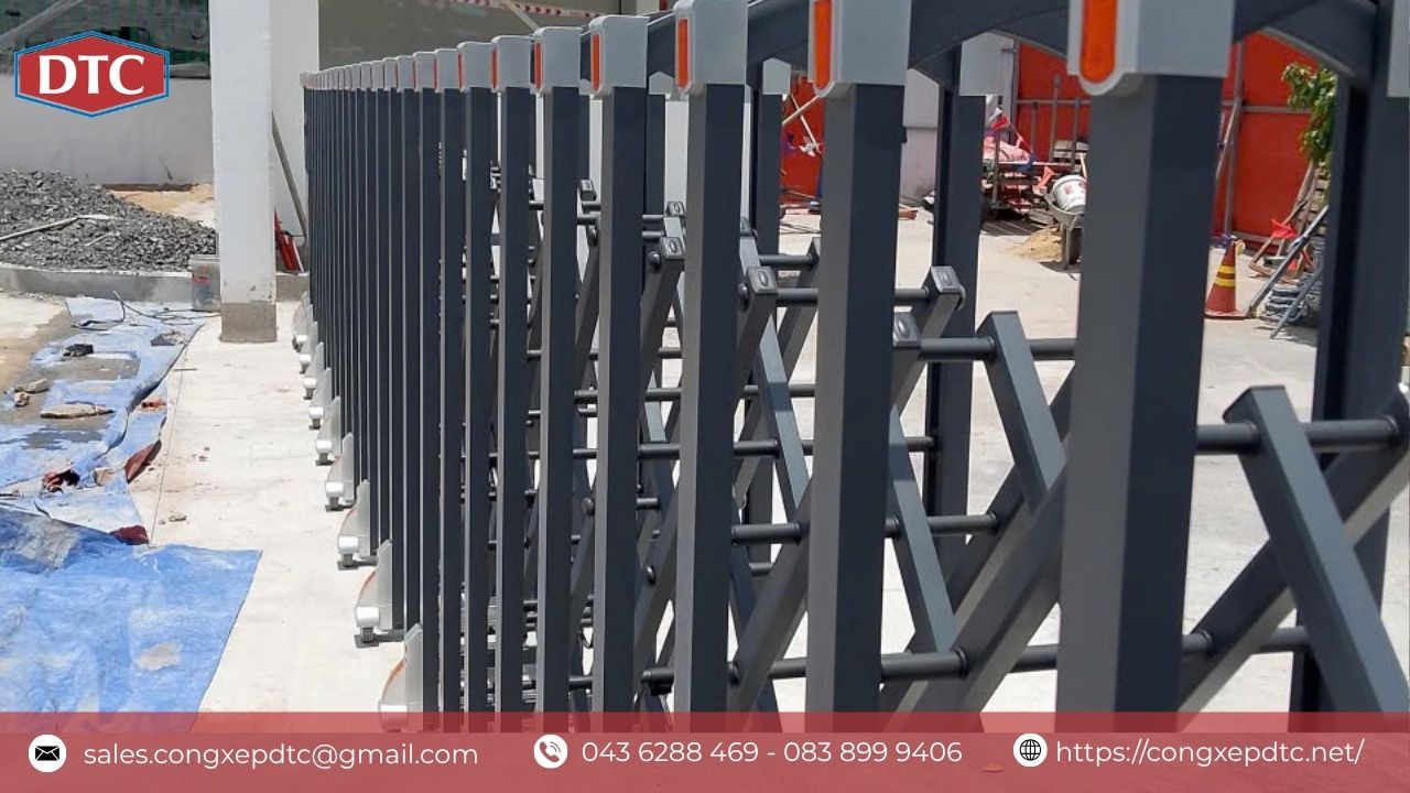 VÌ SAO KHU CÔNG NGHIỆP CẦN HỆ THỐNG CỔNG XẾP INOX HIỆN ĐẠI?