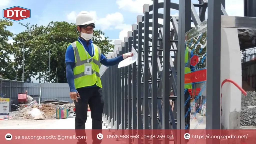 cổng xếp nhôm tự động cao cấp DTC dẫn đầu thị trường