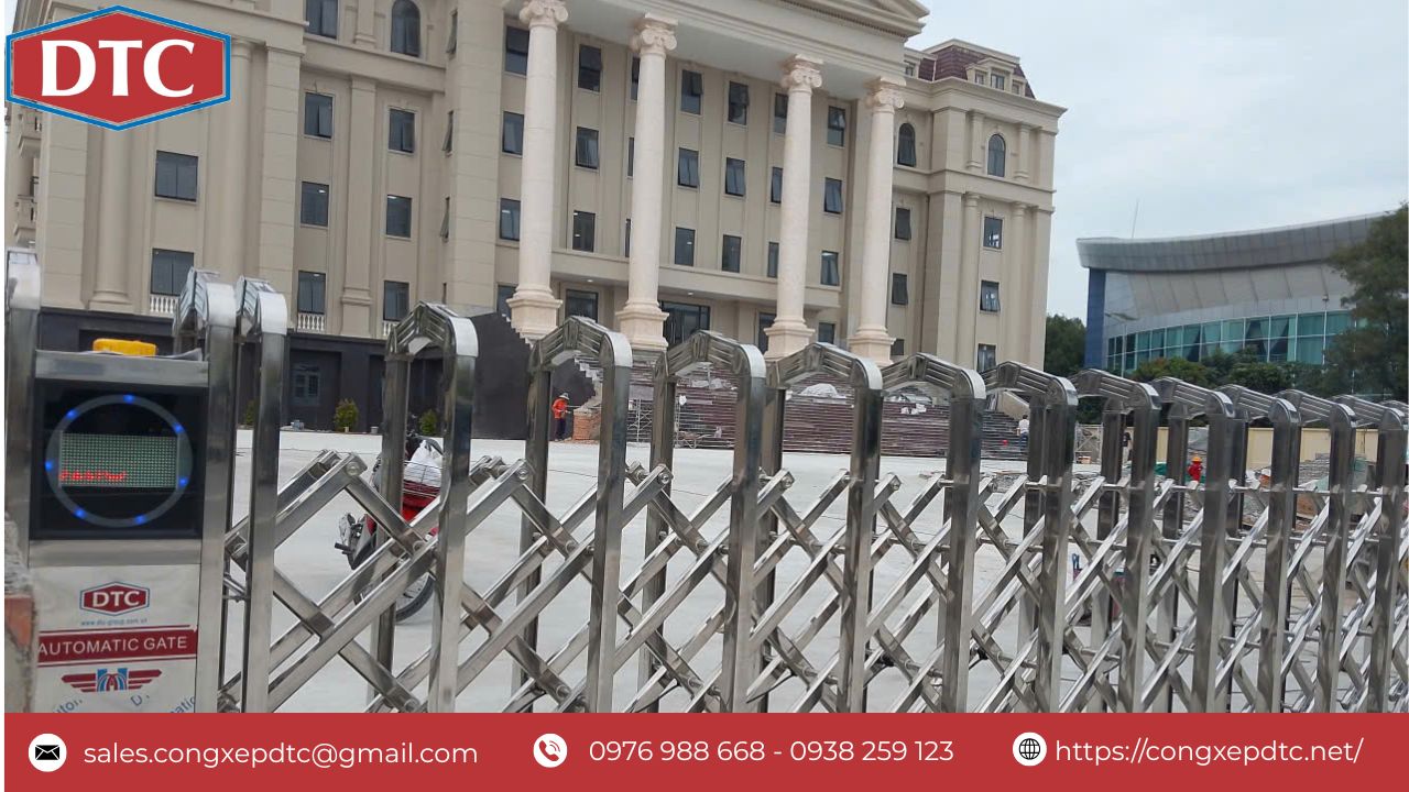 Cổng sau khi lắp đặt và đi vào hoạt động tốt, khách hàng rất hài lòng về chất lượng và tính thẩm mỹ của công trình