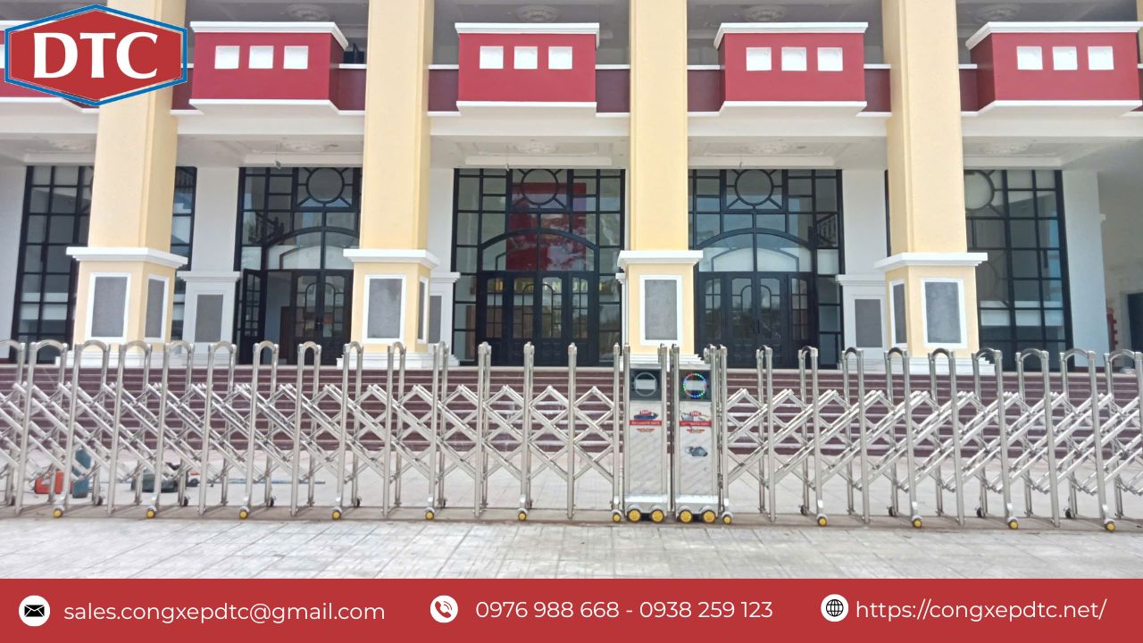 Lắp đặt cổng xếp inox tại trung tâm văn hóa tỉnh Thái Nguyên